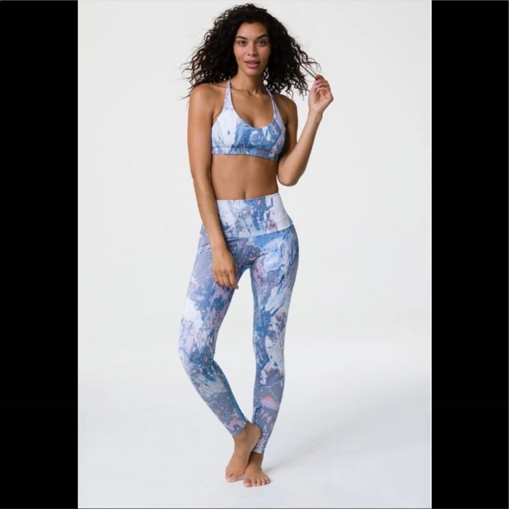 Onzie High Rise Leggings in Love Stone Size XS